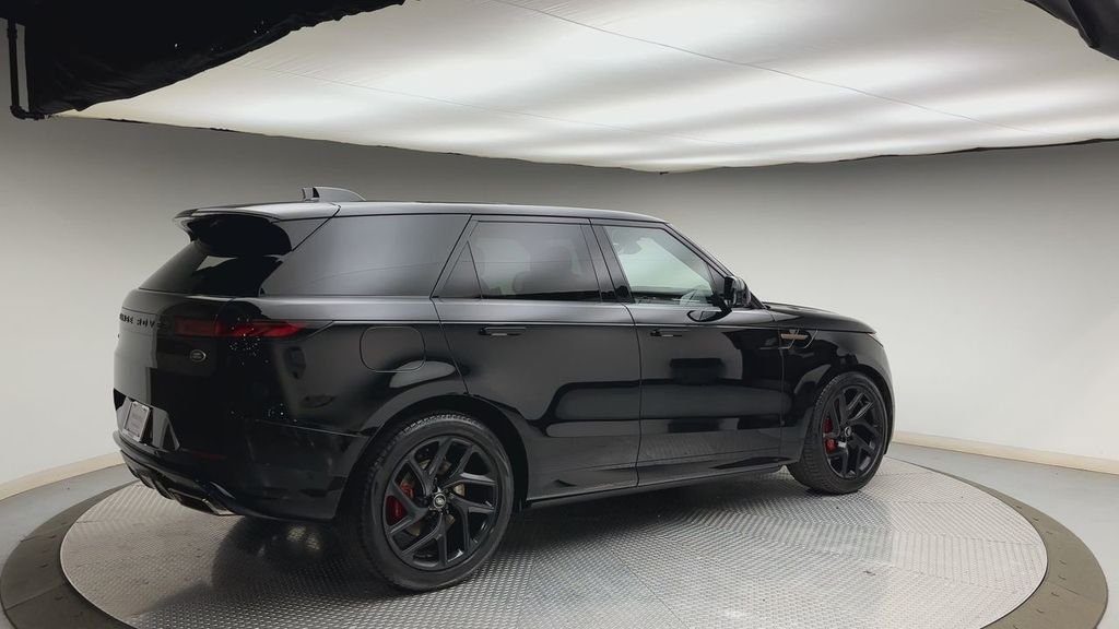 Used 2023 Santorini Black Metallic Land Rover SE Dynamic image 2