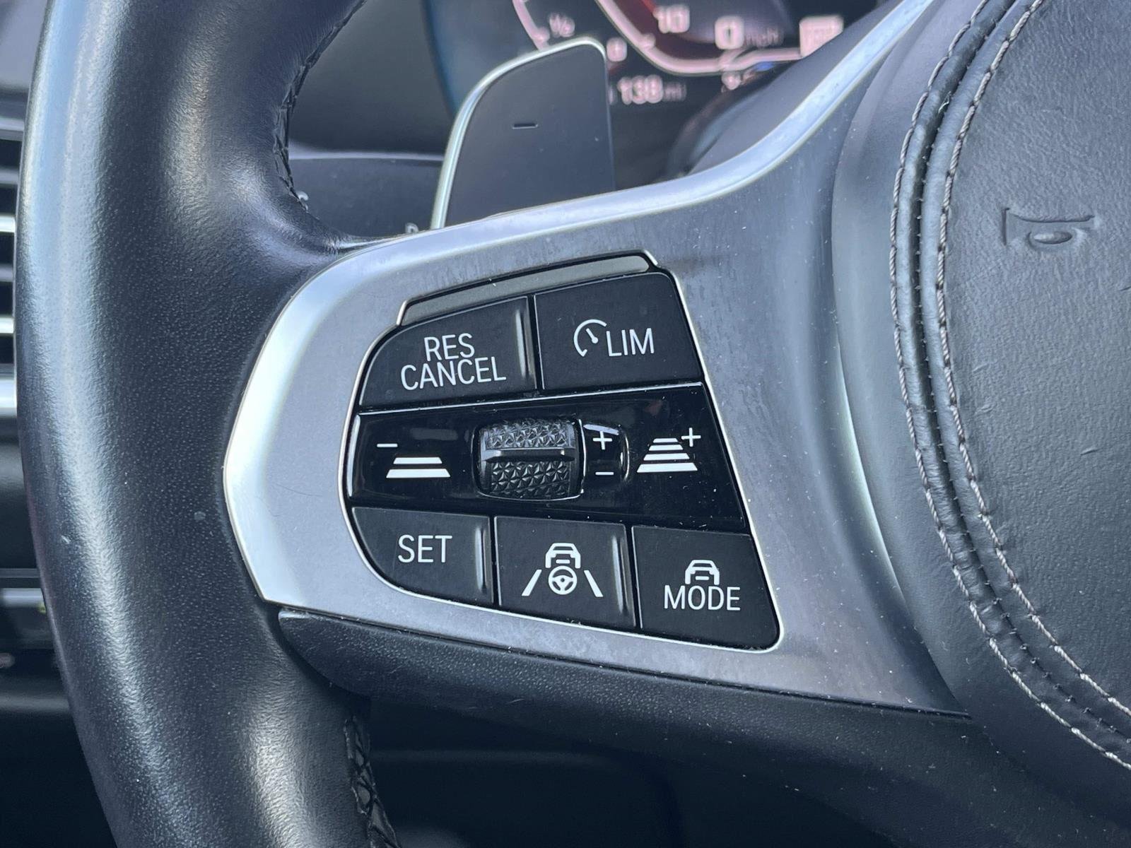 Used 2021 Mineral White Metallic BMW M50i image 31