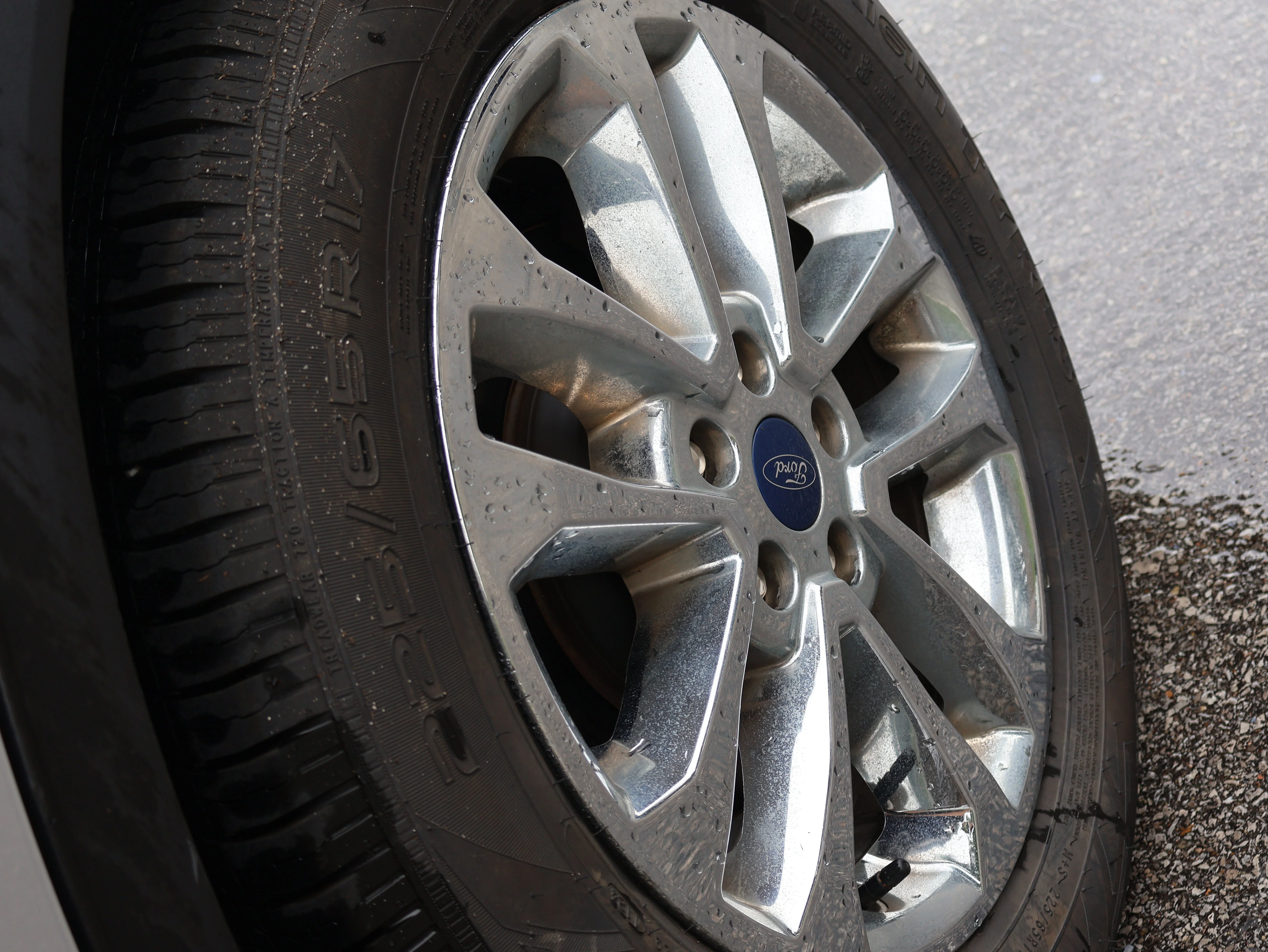 Used 2020 Ingot Silver Metallic Ford SE image 41