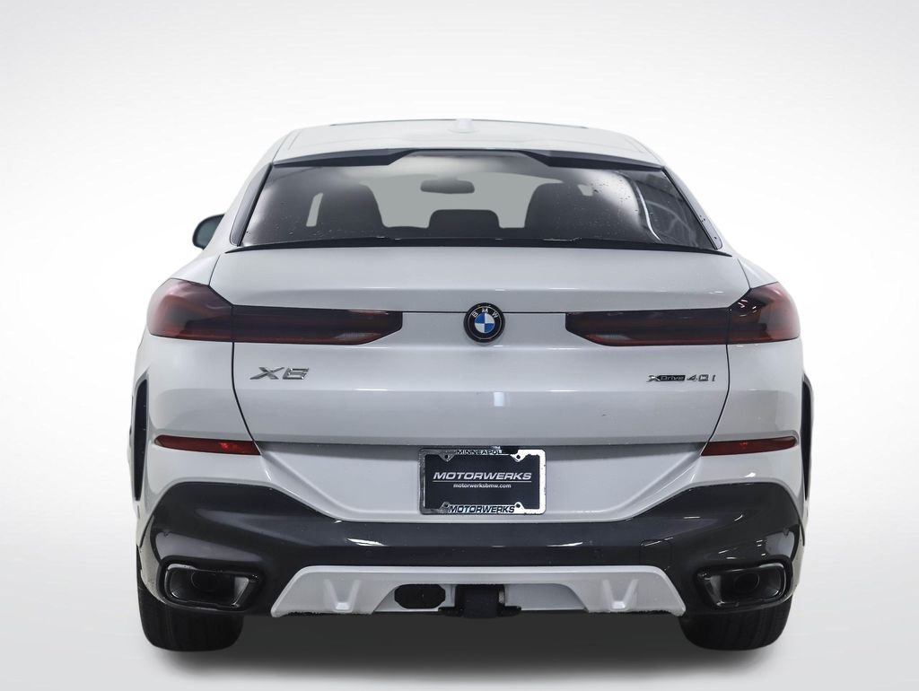 Used 2026 White Metallic BMW xDrive40i image 4
