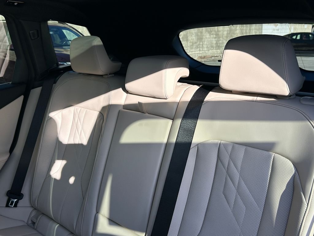 New 2026 Skyscraper Grey Metallic BMW 30 xDrive image 32