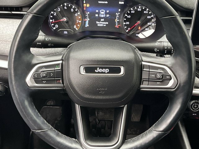 Used 2022 Diamond Black Crystal Pearlcoat Jeep Latitude Lux image 13