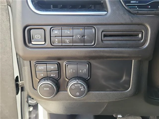 Used 2024 White Chevrolet RST 4x4 image 15