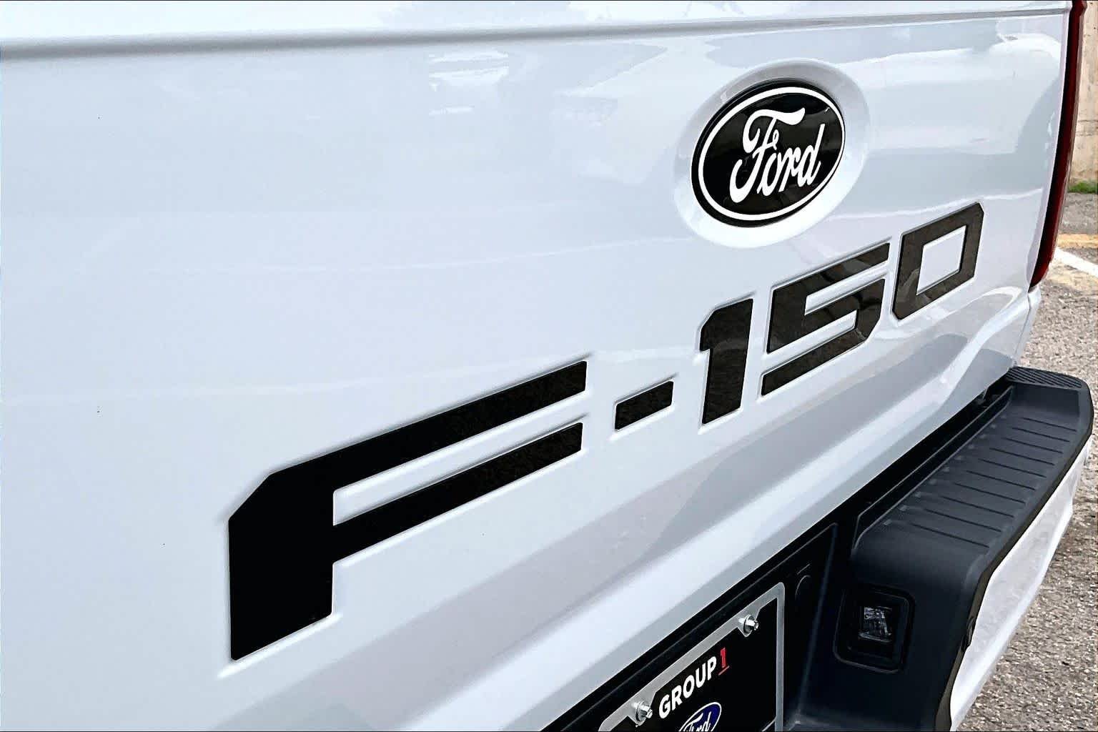 Used 2025 Oxford White Clearcoat Ford XLT image 16