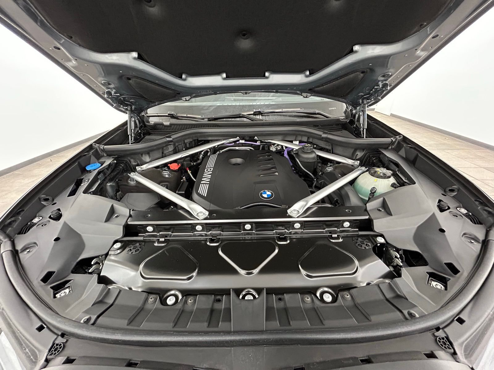 New 2026 Skyscraper Grey Metallic BMW xDrive40i image 77