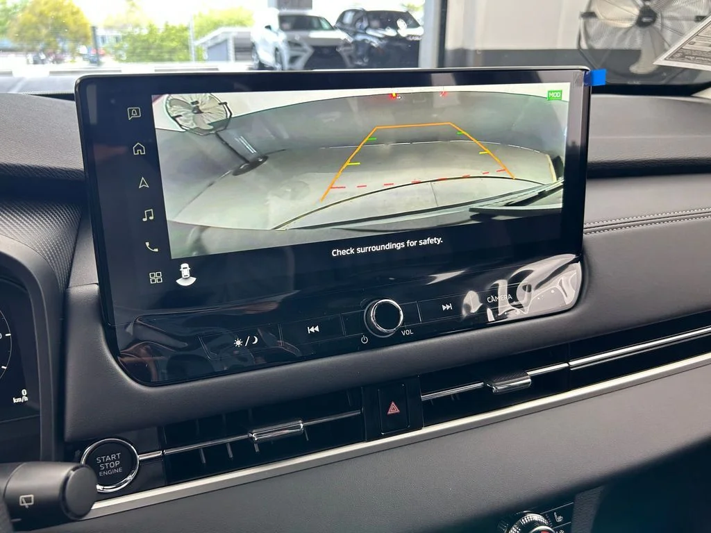 New 2026 Gray Mitsubishi SEL image 17
