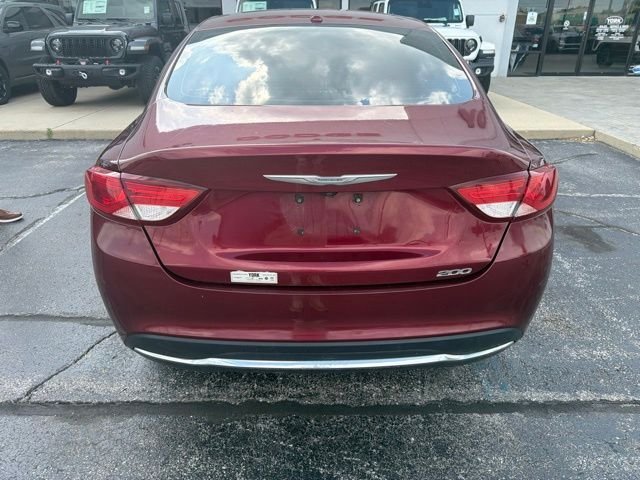 Used 2015 Red Chrysler Limited image 8