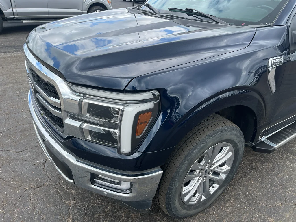 Used 2024 Antimatter Blue Metallic Ford LARIAT image 9
