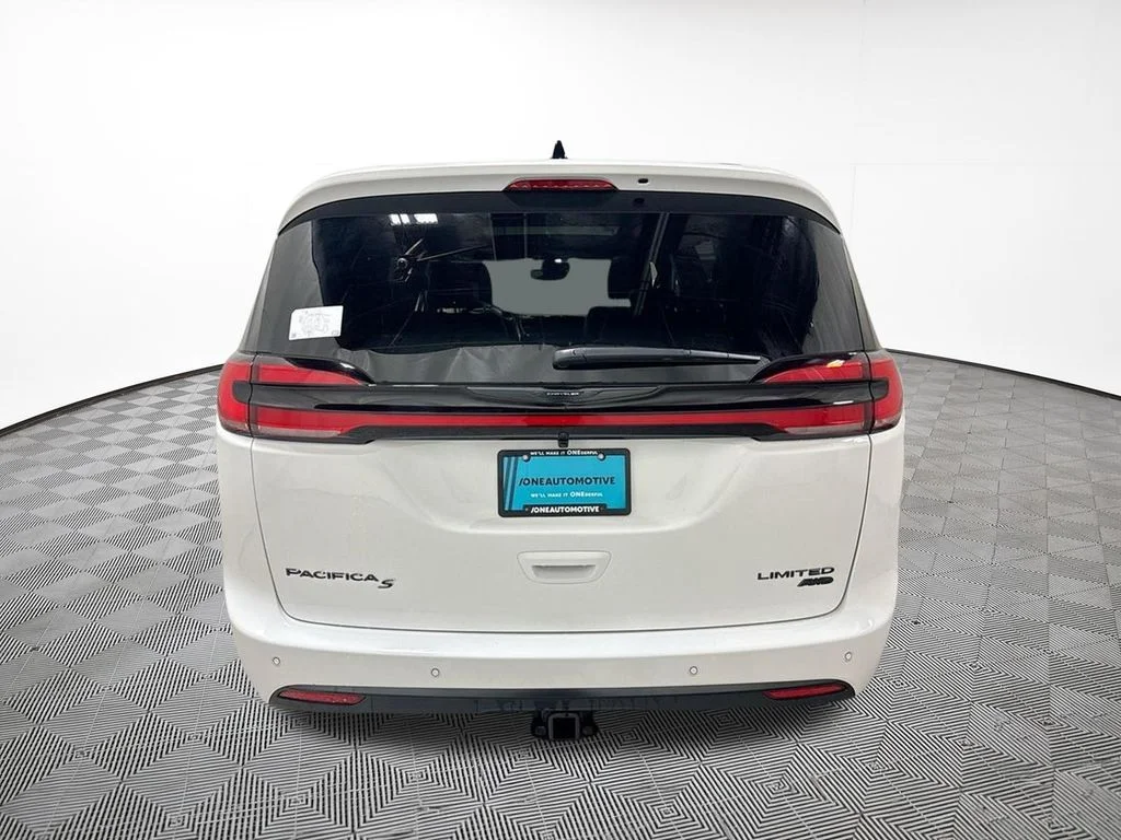 2026 Chrysler Pacifica Limited - Photo 11