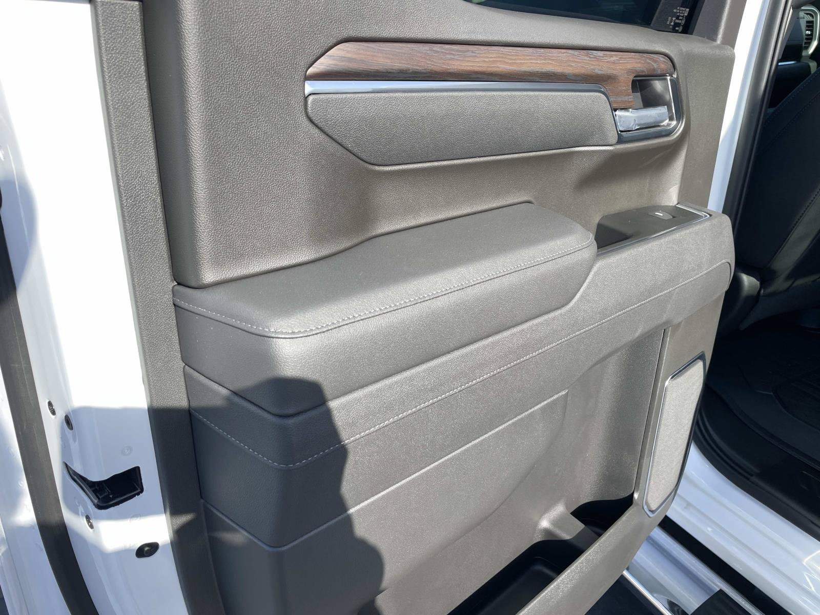 2026 GMC Sierra 1500 SLT - Photo 24