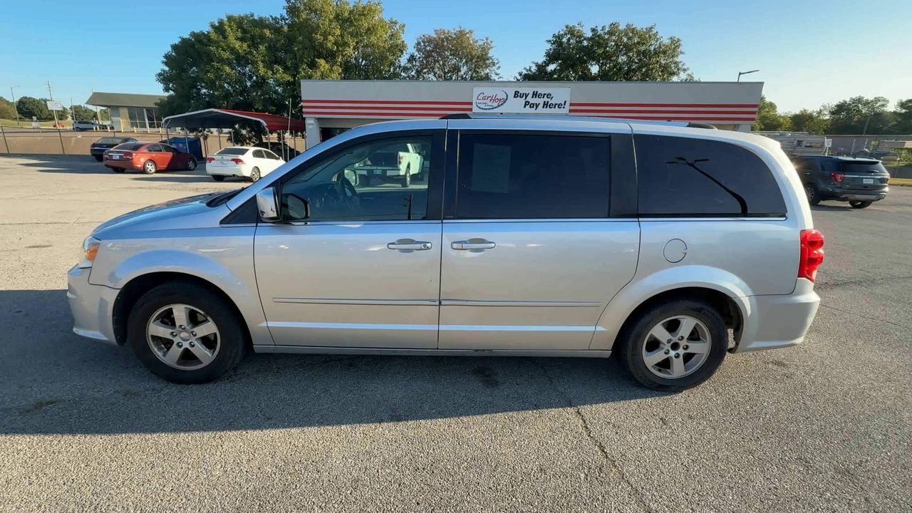 2011 Dodge Grand Caravan Crew photo 4