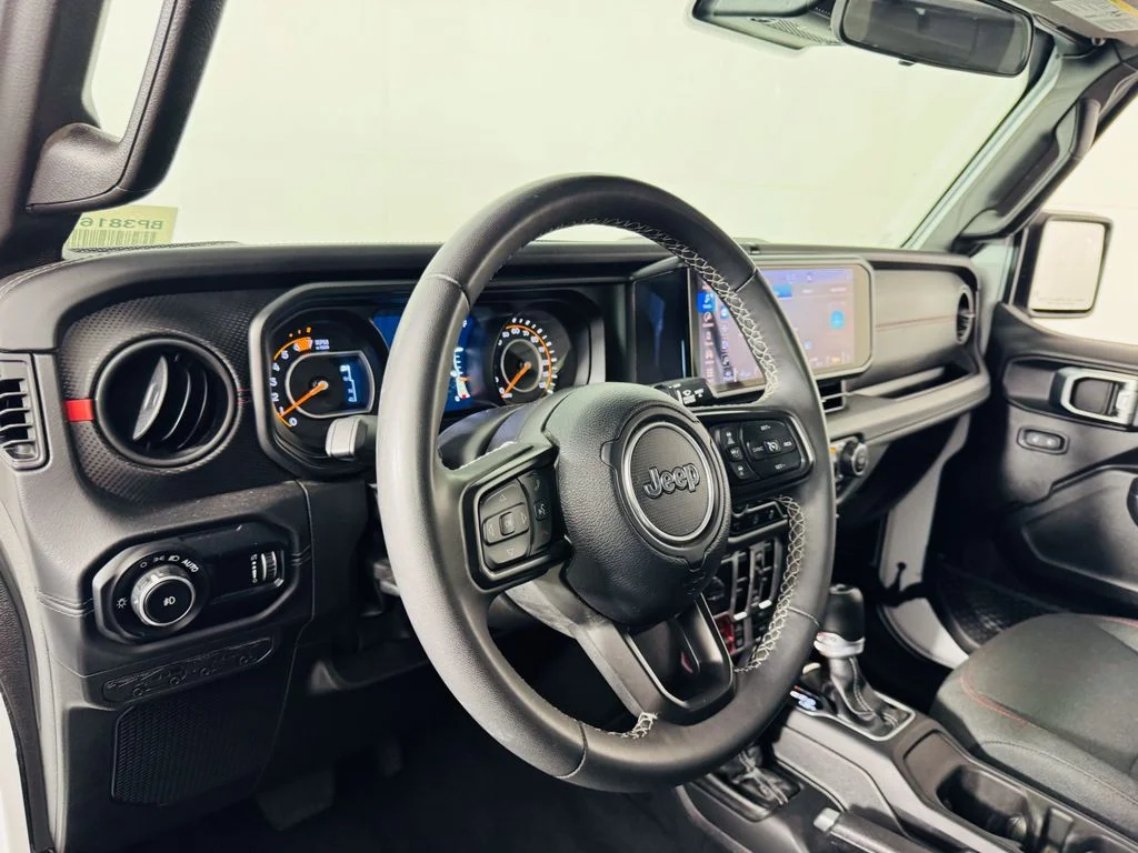Used 2025 White Jeep Rubicon image 8