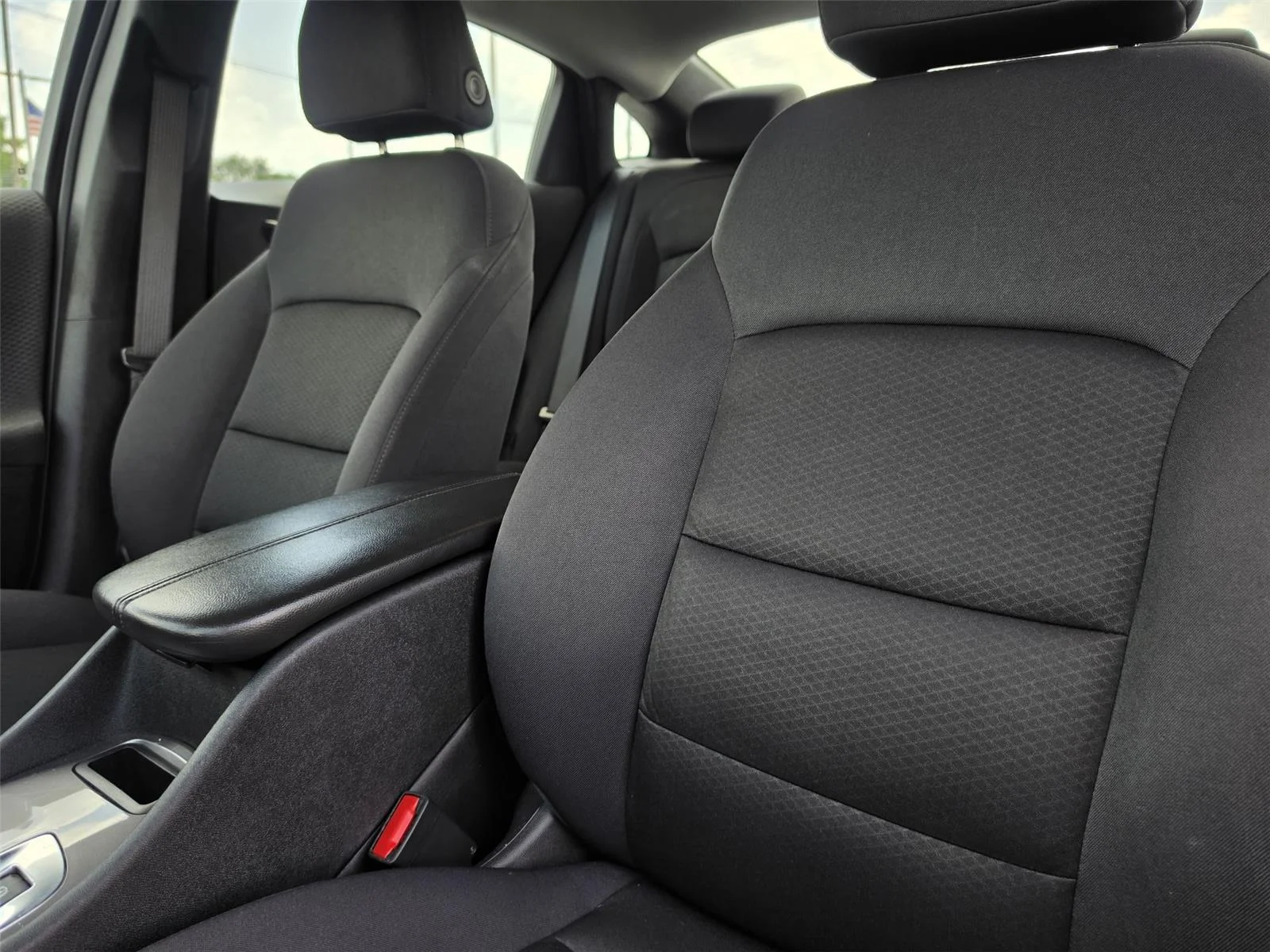 Used 2024 Summit White Chevrolet LT image 19
