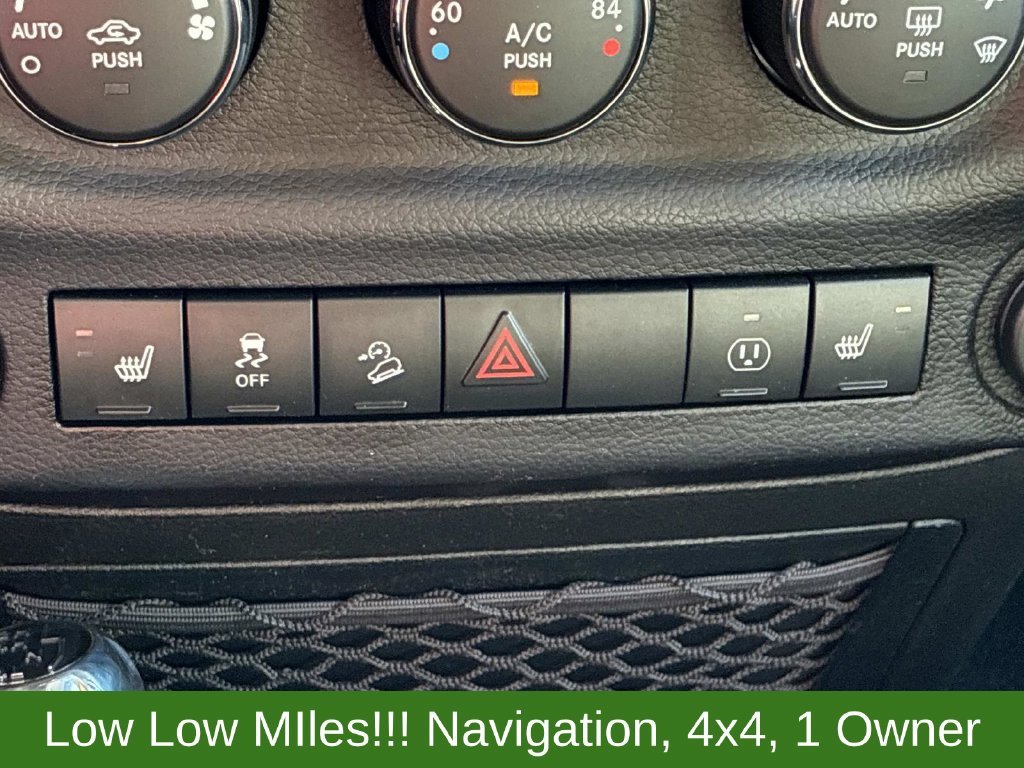 Used 2015 Black Jeep Sahara image 31