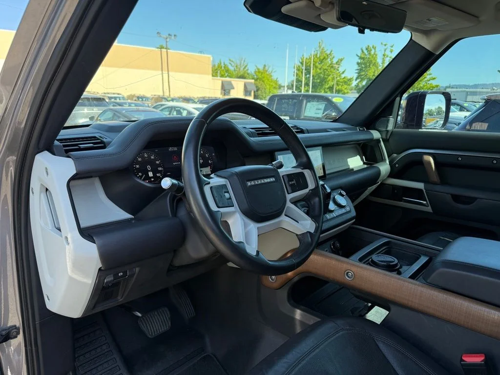 Used 2020 Gray Land Rover HSE image 5