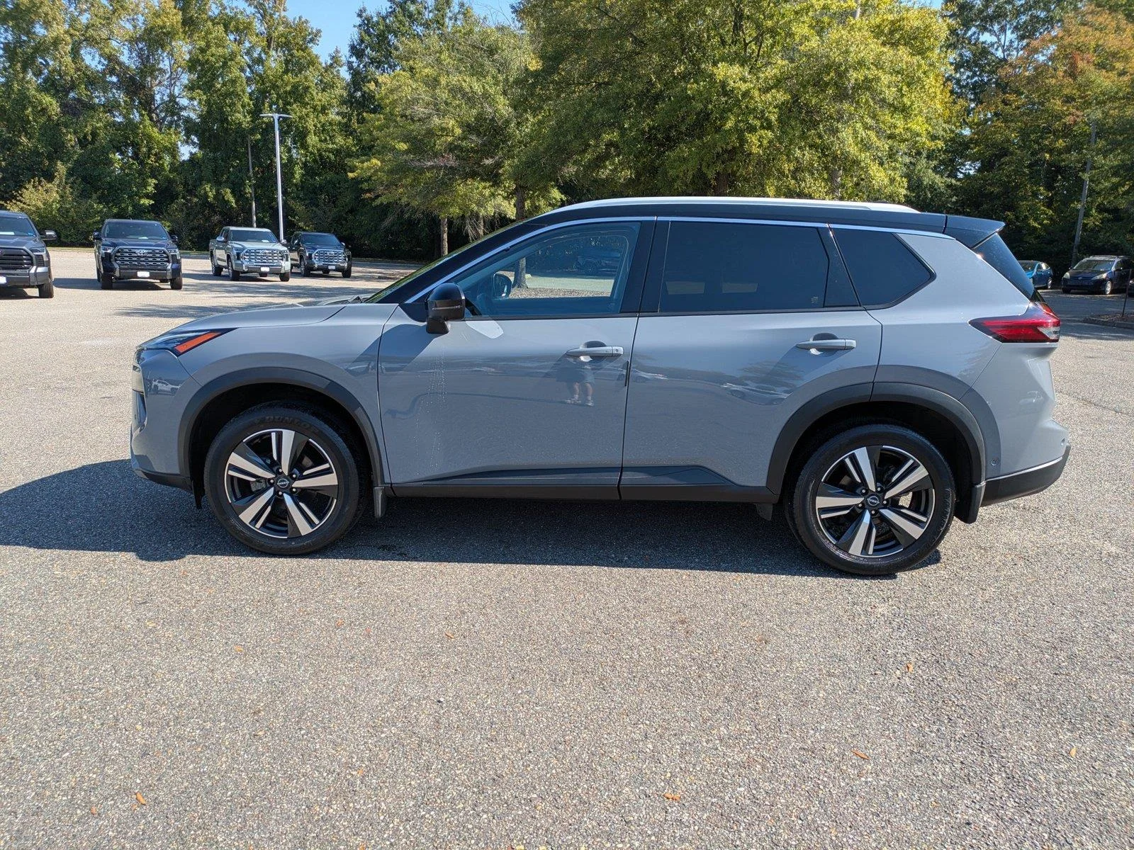 Used 2024 Boulder Gray Pearl/Super Black Nissan SL image 7