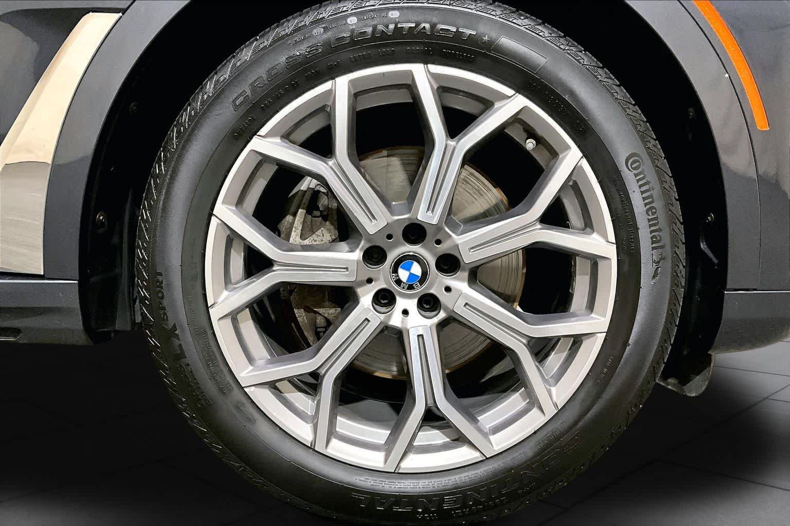 Used 2020 Arctic Gray Metallic BMW xDrive40i image 10