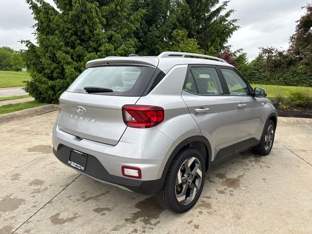 New 2026 Shimmering Silver Hyundai SEL image 7