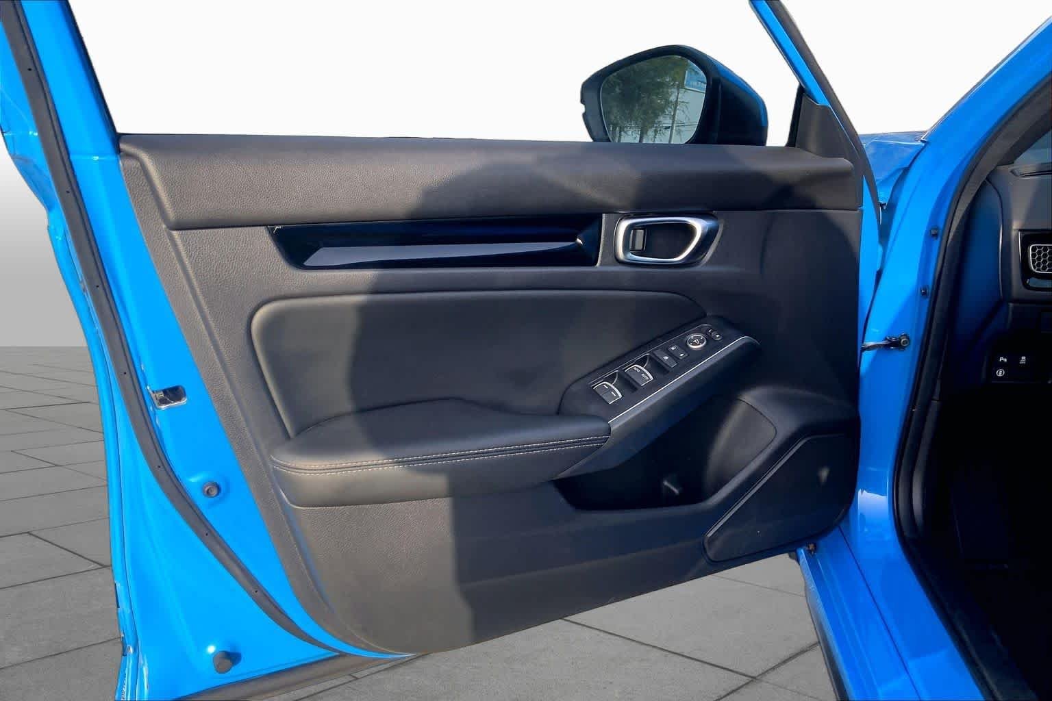 Used 2022 Boost Blue Pearl Honda Sport Touring image 18