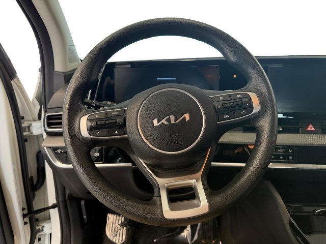 Used 2023 White Kia LX image 10