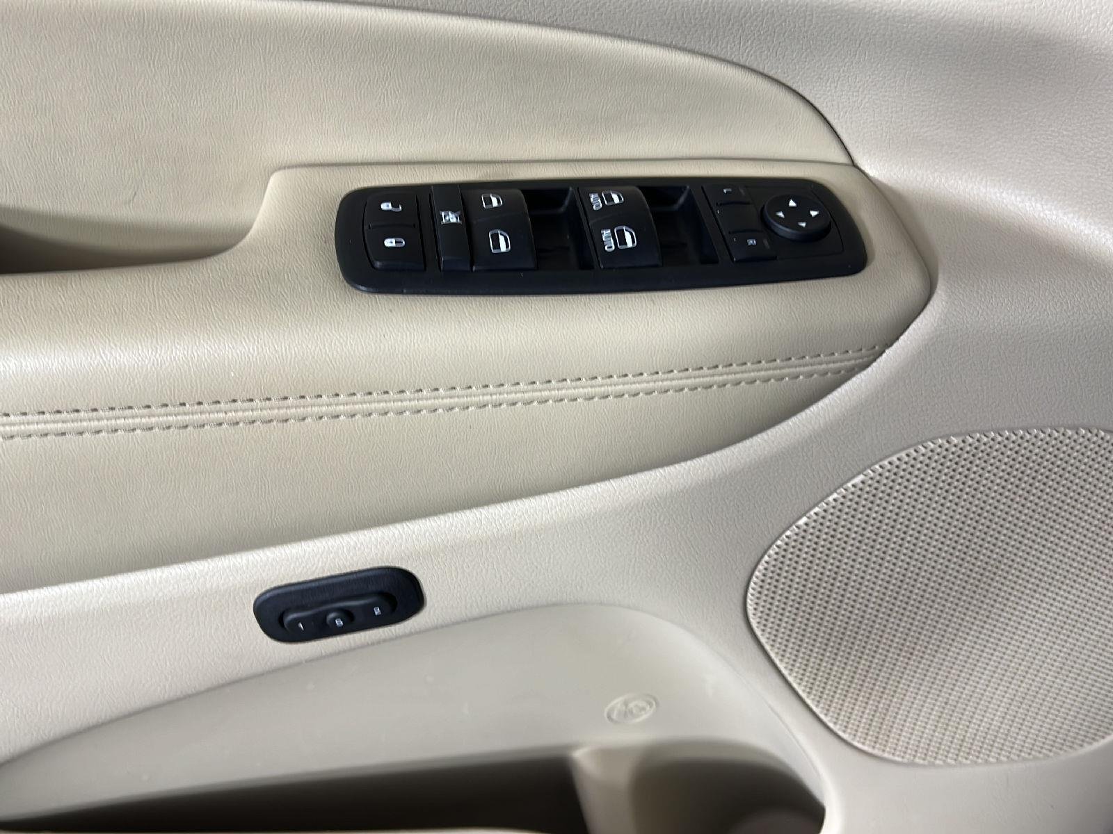 Used 2018 Velvet Red Pearlcoat Jeep Limited image 16