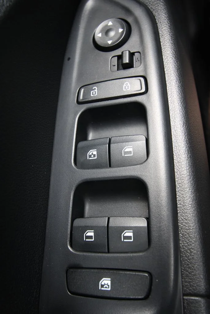 Used 2025 Gray Hyundai SEL image 22