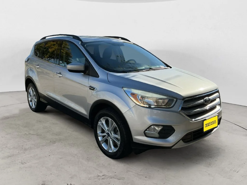 Used 2018 Silver Ford SE image 3
