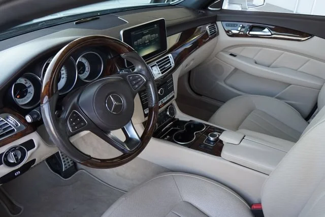 Used 2016  Mercedes-Benz CLS 550 image 28
