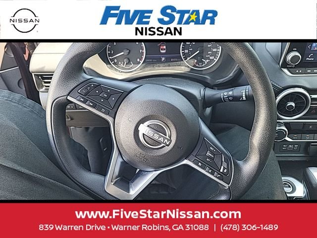 Used 2025  Nissan SV image 5