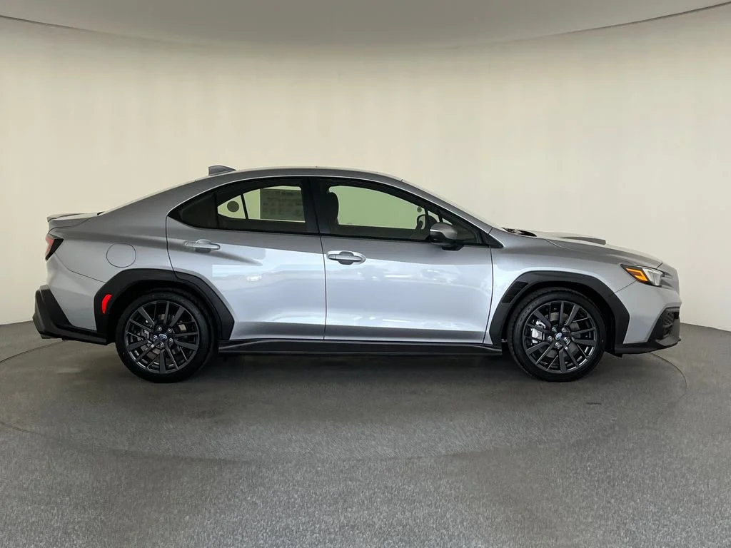 New 2026 ICE SILVER METALLIC Subaru Premium image 2