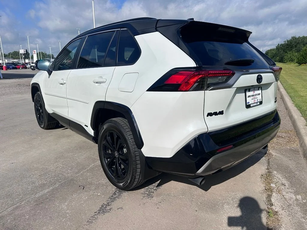 2024 Toyota RAV4 XSE - Photo 8