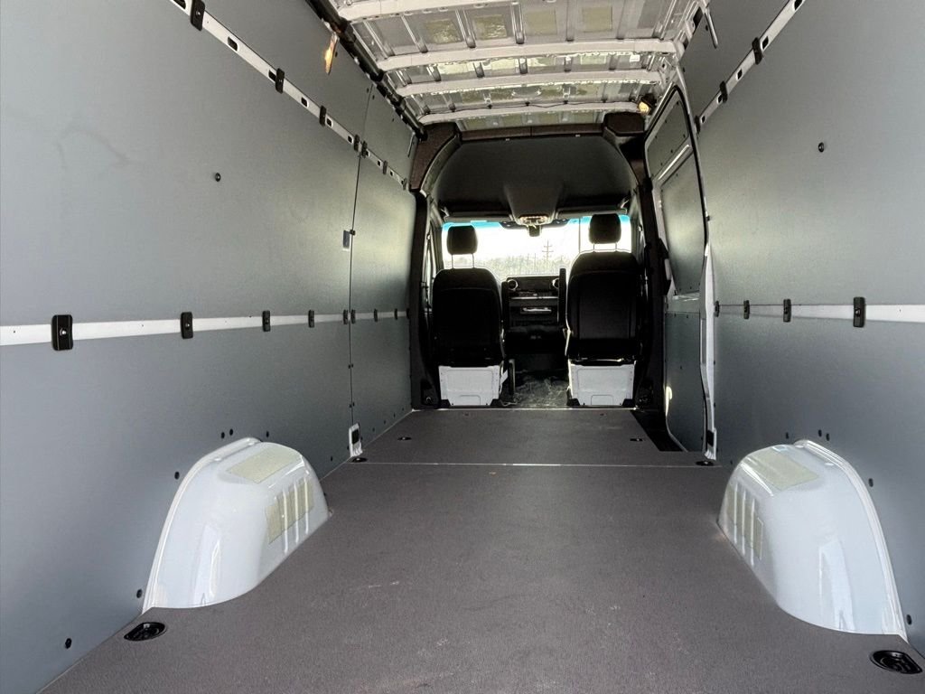 New 2026 Arctic White Mercedes-Benz Cargo 170 WB image 6
