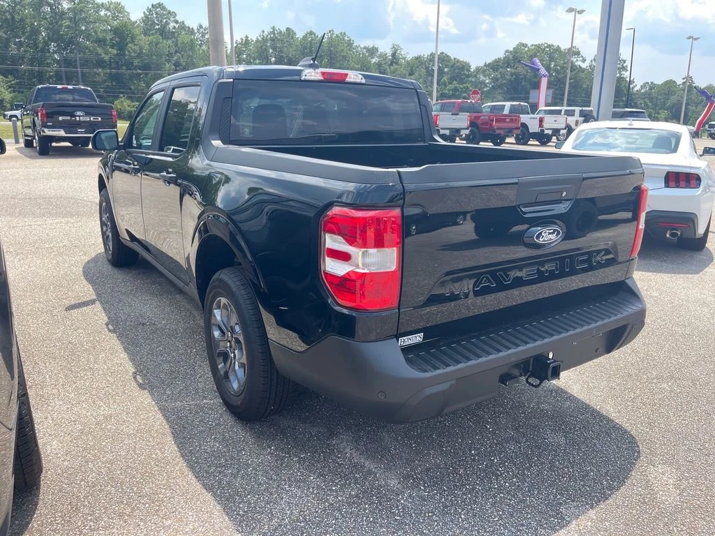 New 2026 Shadow Black Ford XLT image 9