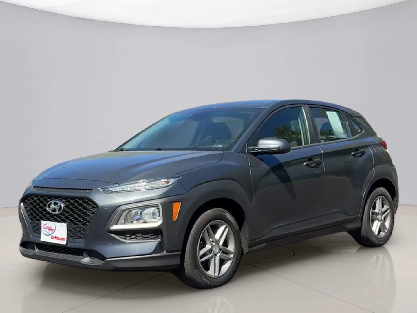 Used 2019 Gray Hyundai SE image 1