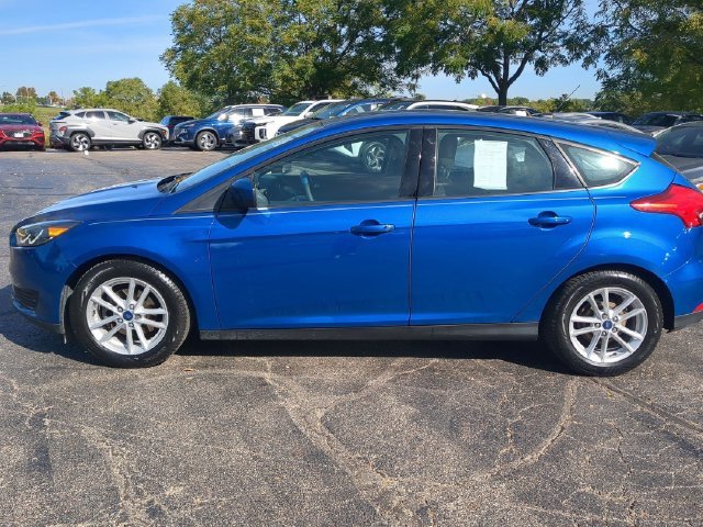 Used 2018 Blue Ford SE image 4