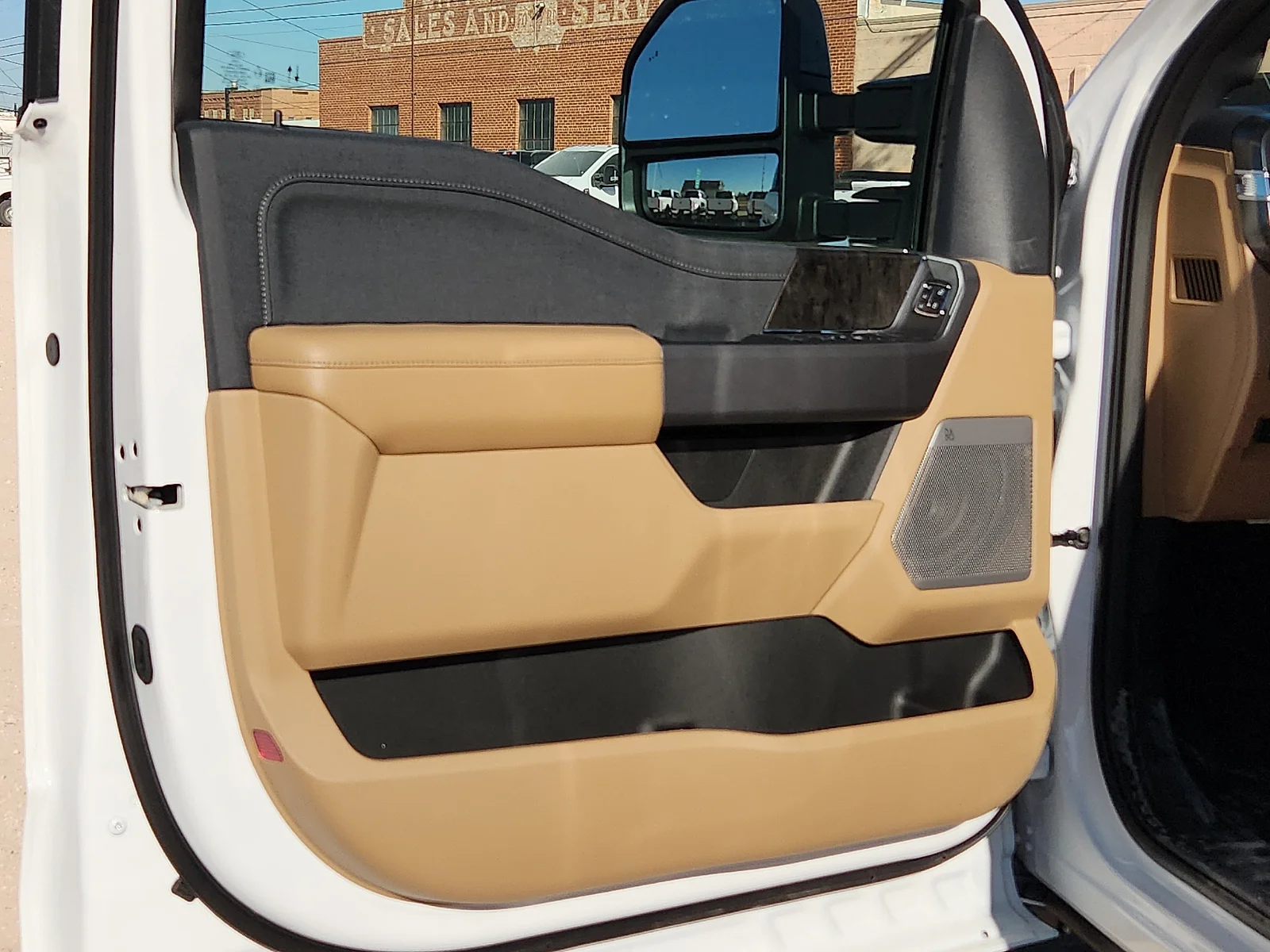 New 2026 Oxford White Ford Lariat image 14
