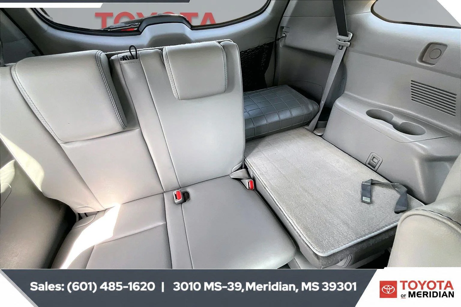 Used 2018 Celestial Silver Metallic Toyota XLE image 21