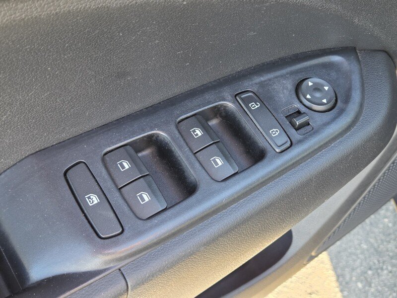 Used 2021 Black Hyundai SE image 23