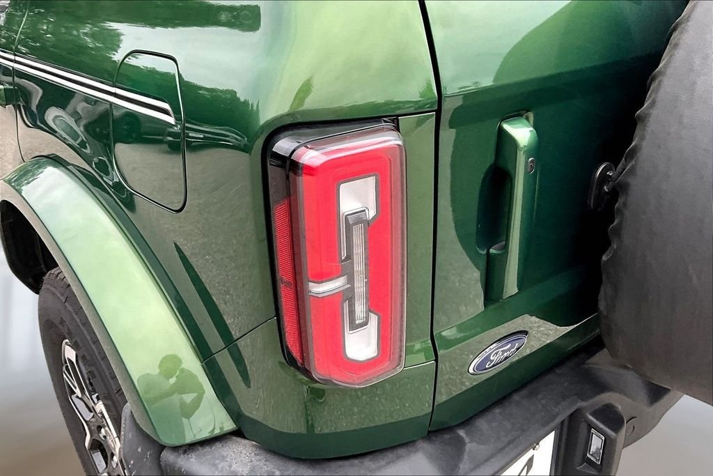 Used 2025 Green Metallic Ford Outer Banks image 22