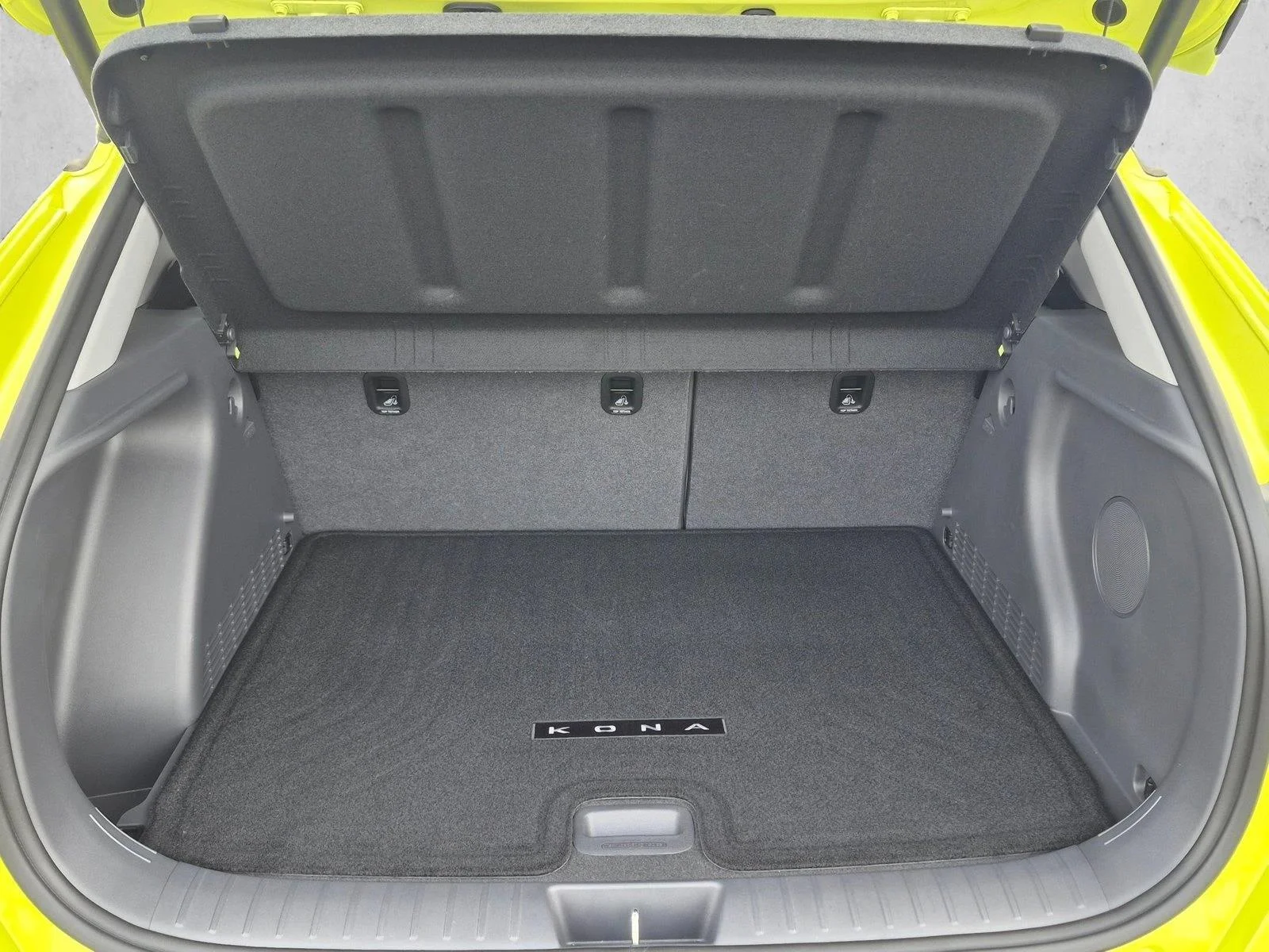 Used 2025 Neoteric Yellow Hyundai Limited image 6