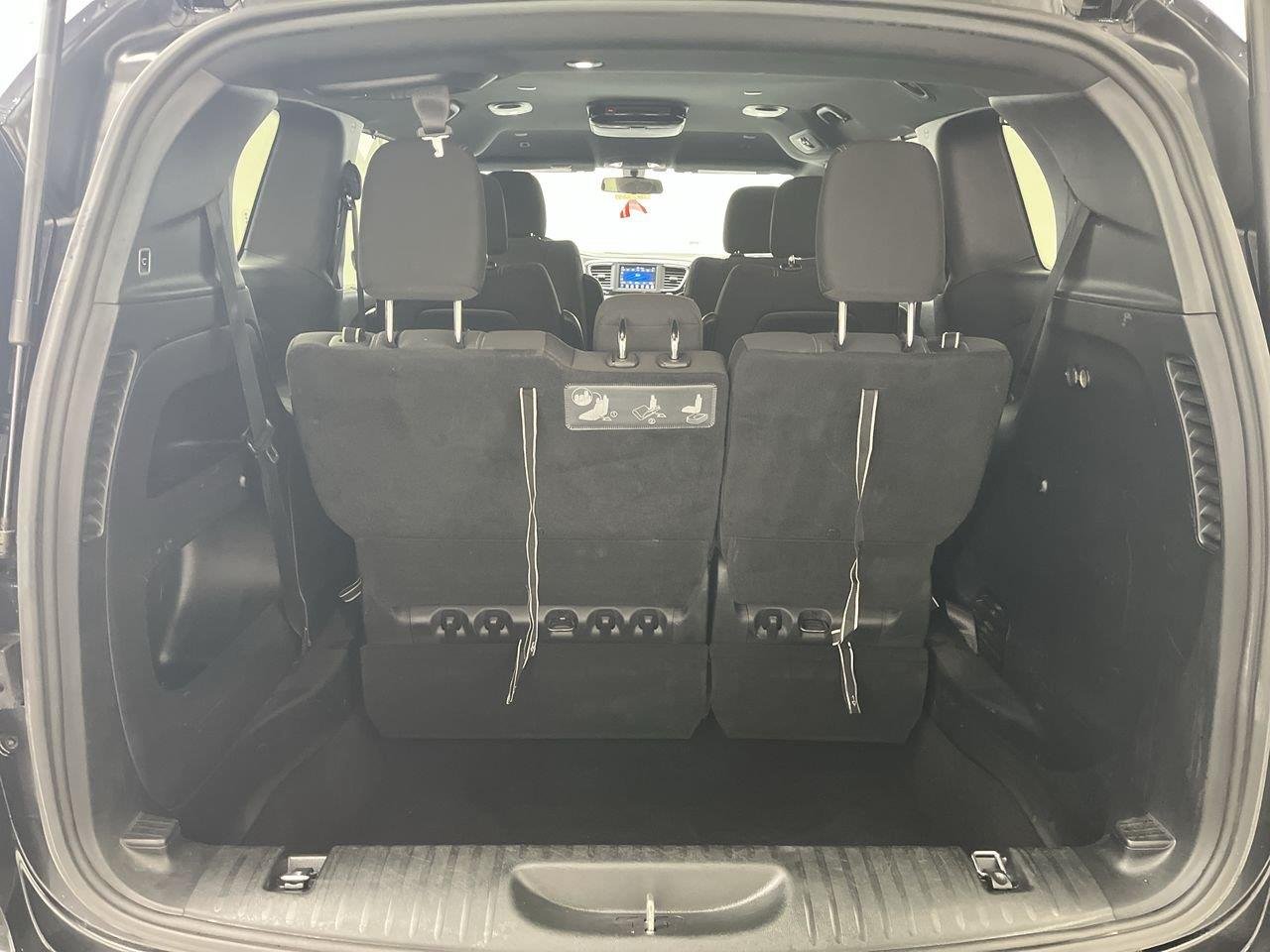 Used 2018 Brilliant Black Crystal Pearlcoat Chrysler Touring Plus image 28