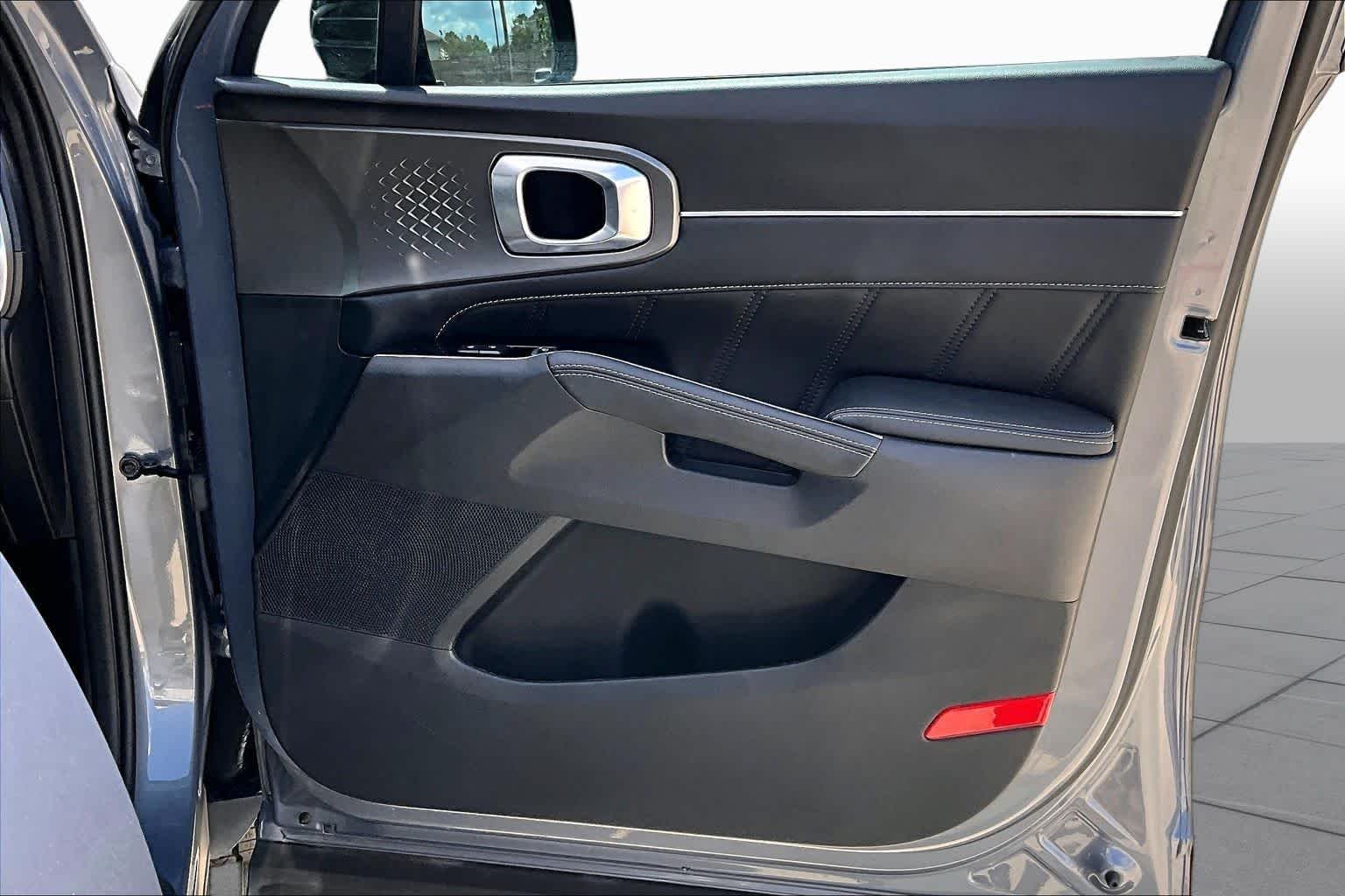Used 2023 Everlasting Silver Kia SX image 20