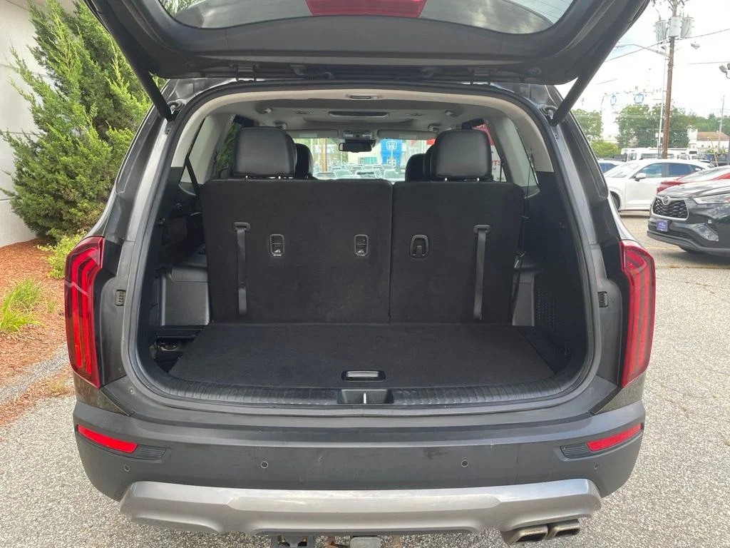 Used 2022 Green Kia EX image 23