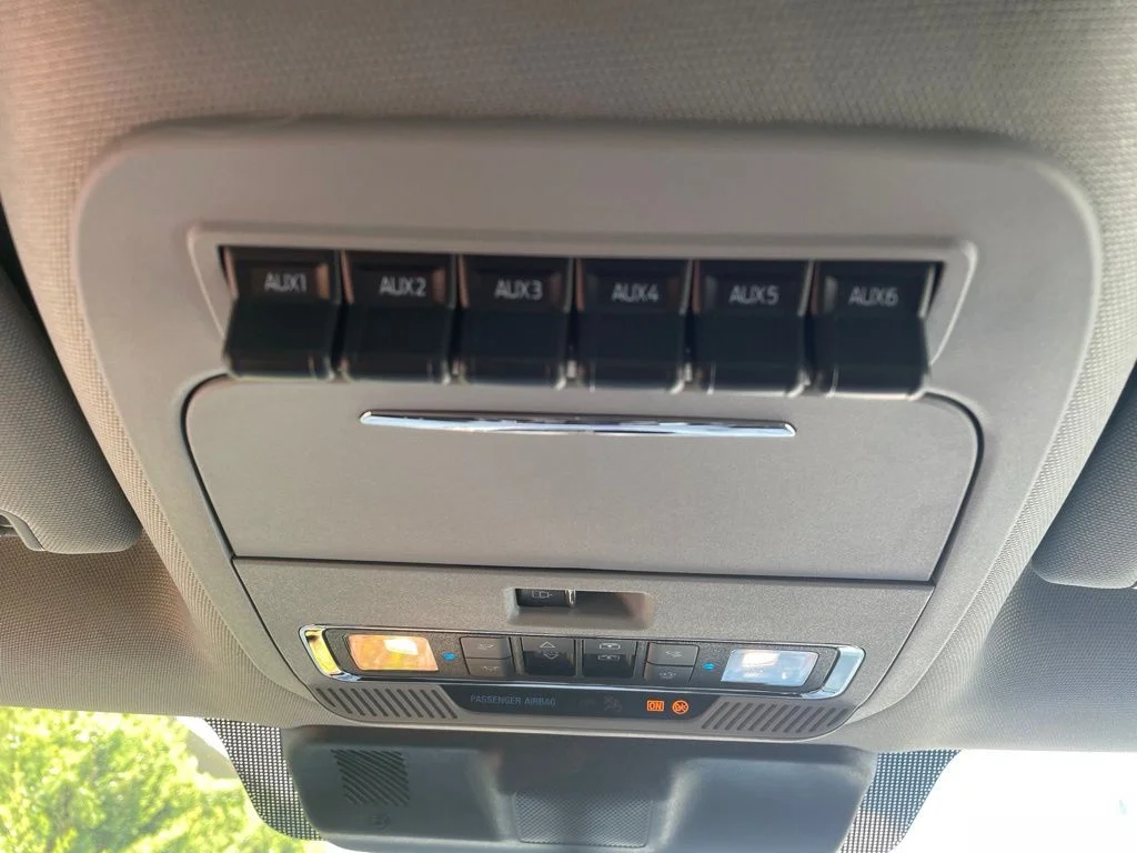 New 2026 CARBONIZED GRAY Ford Lariat image 28