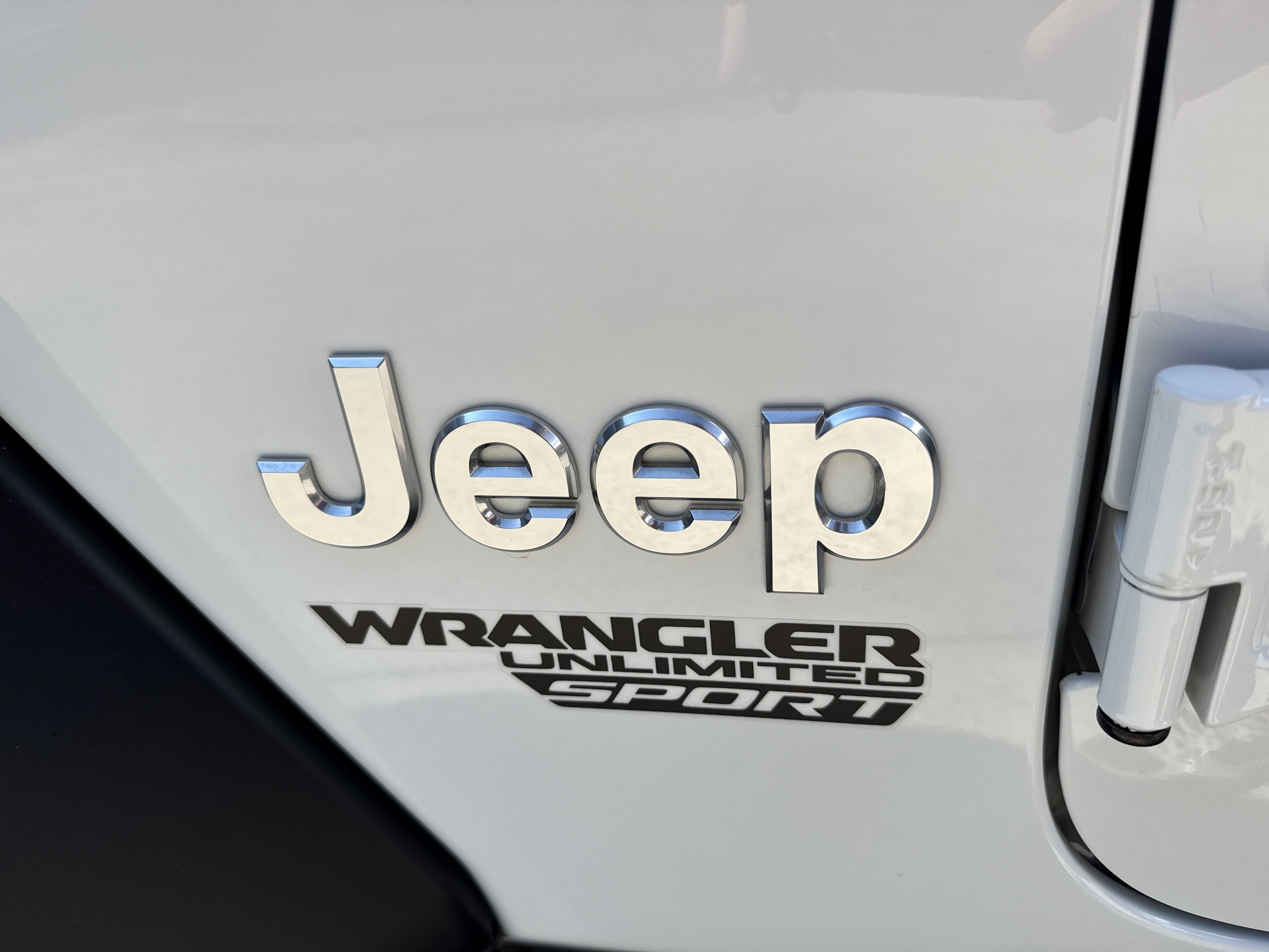 Used 2021 Bright White Clearcoat Jeep Unlimited Sport image 11