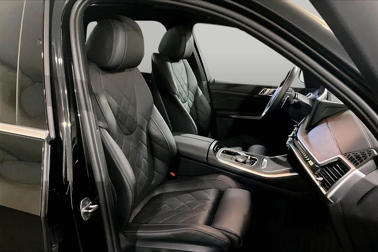 Certified Used 2024 Black Sapphire Metallic BMW xDrive40i image 7