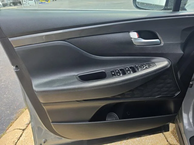 Used 2021 Gray Hyundai SE image 11