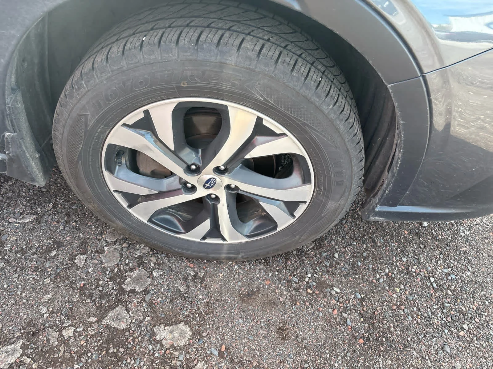 Used 2020 Magnetite Gray Metallic Subaru Limited image 7