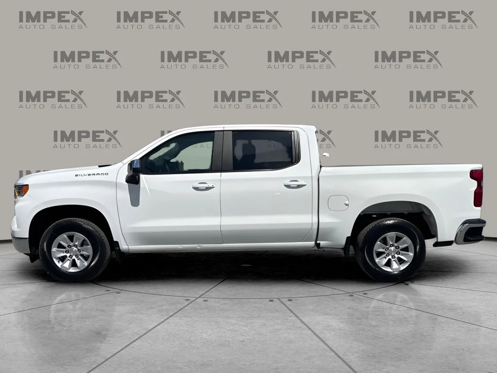 Used 2025 White Chevrolet LT image 2