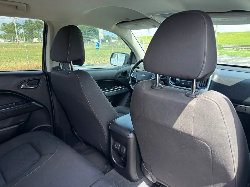 Used 2021 White Chevrolet LT image 34